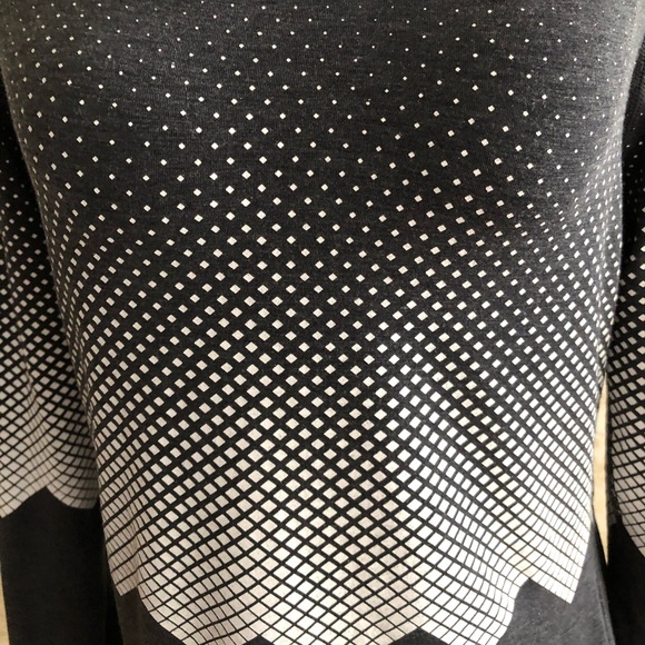 Gap fit athletic tee - Picture 4 of 11